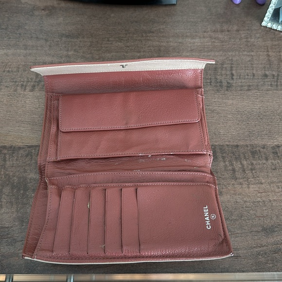 Used Chanel wallet. - Picture 4 of 6